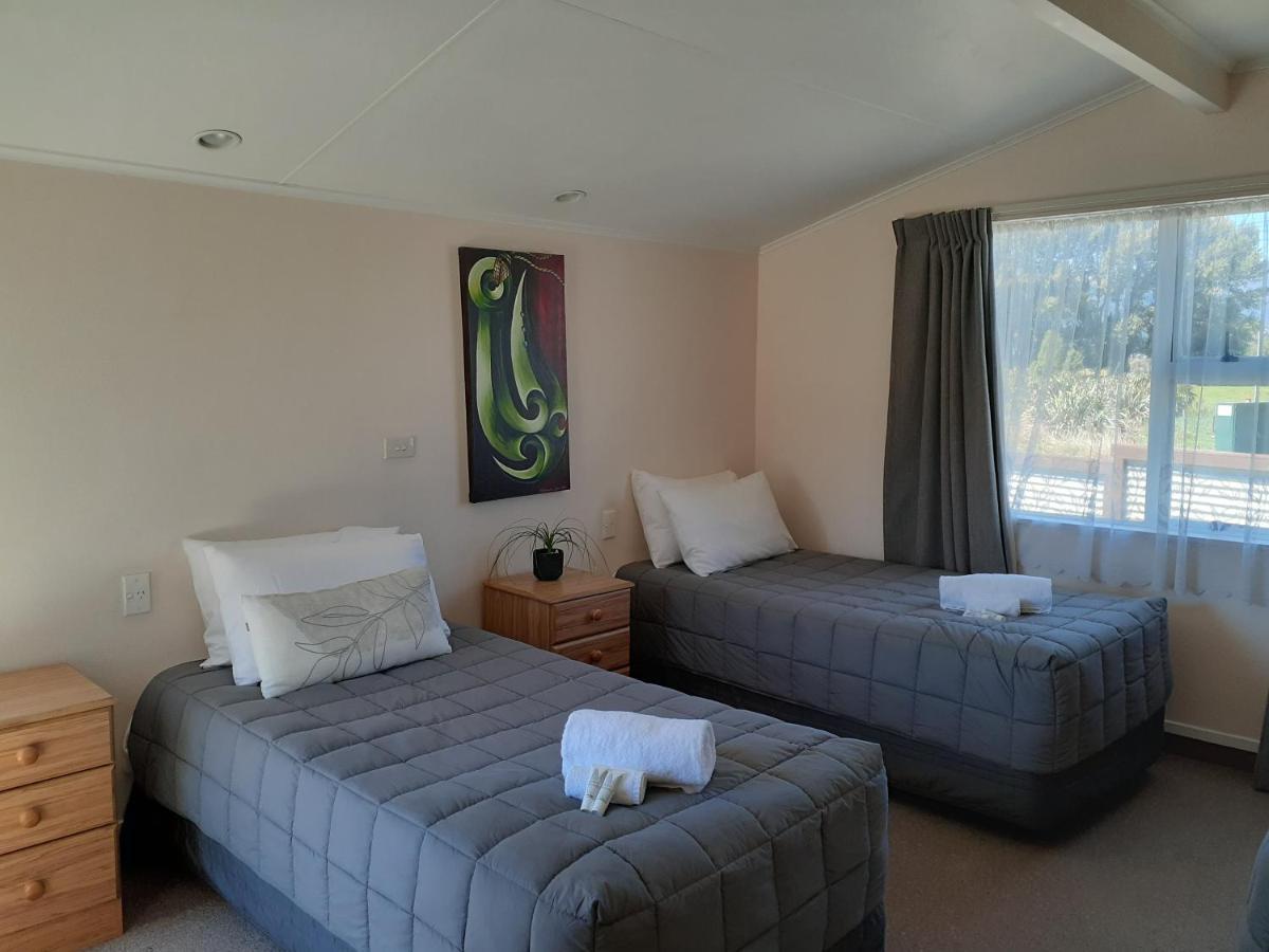 Golden Bay Motel Takaka Exteriör bild