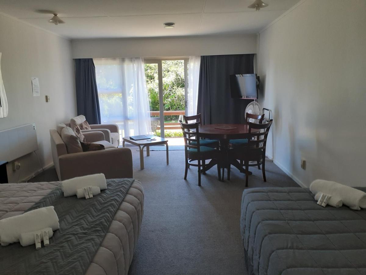 Golden Bay Motel Takaka Exteriör bild