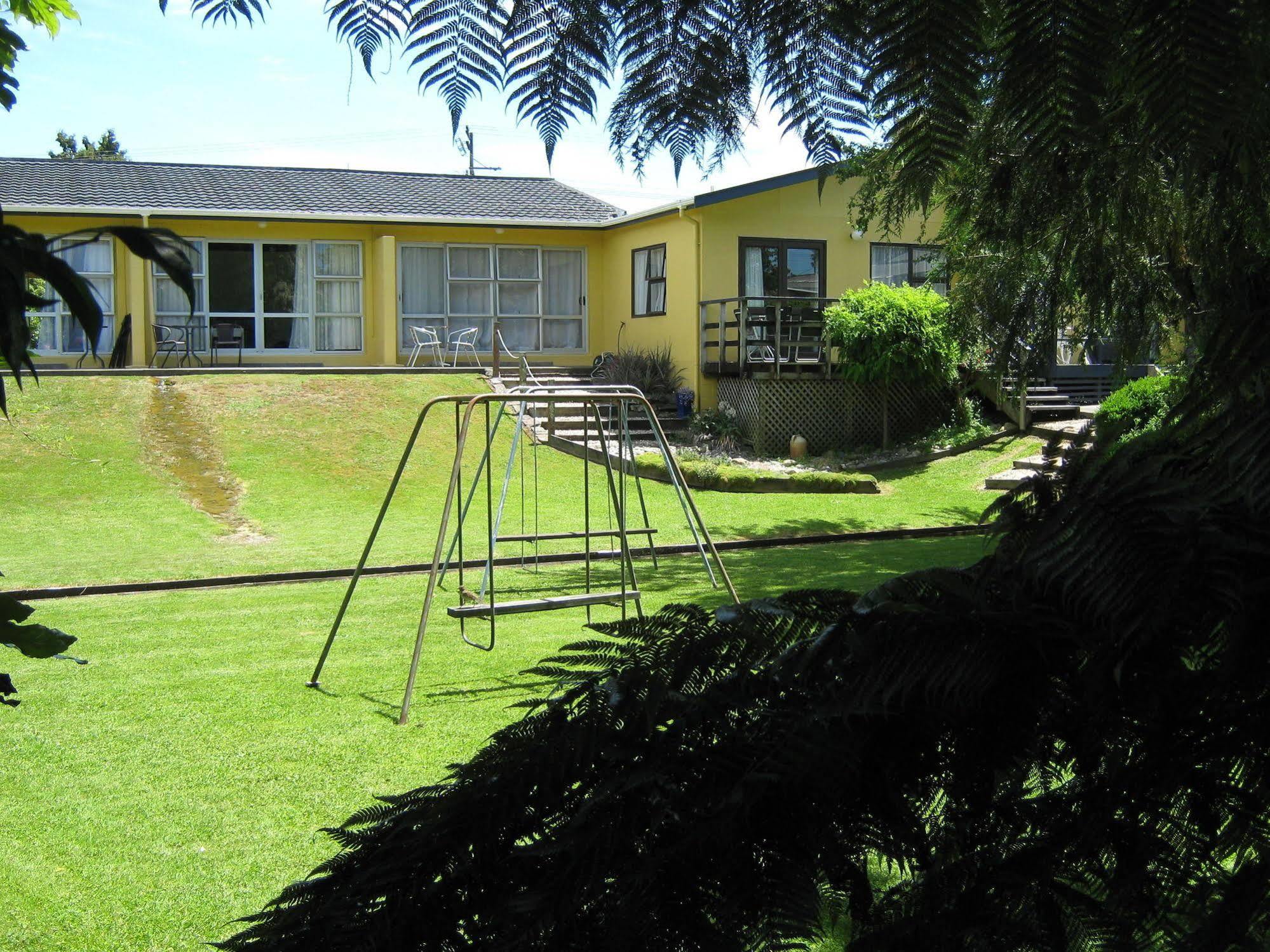 Golden Bay Motel Takaka Exteriör bild